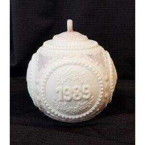 Vtg 1989 Lladro Porcelain Christmas Ball Ornament Birds Doves 3-1/2" diameter